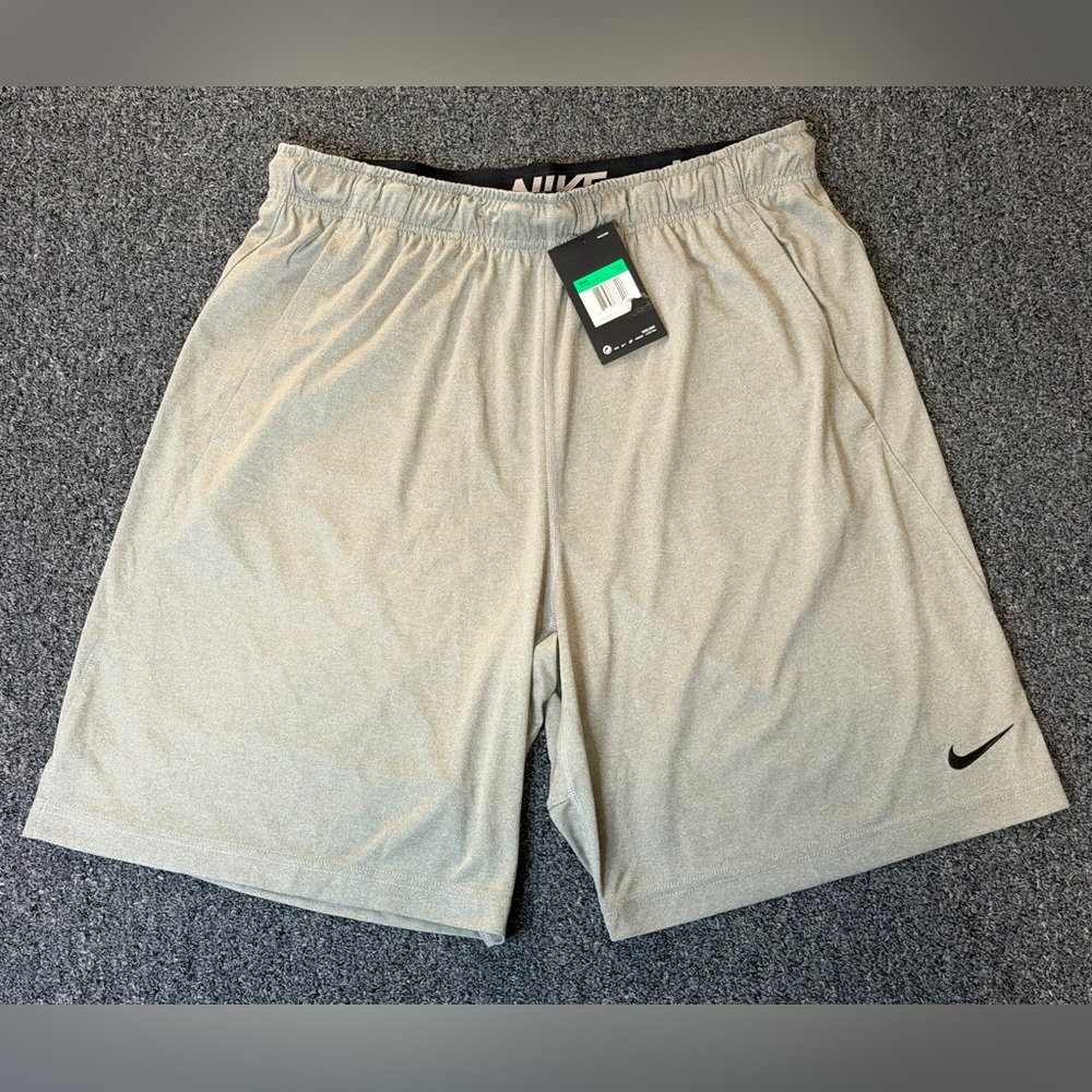 NIKE DRI FIT MENS TRAINING GYM / ATHLETIC XL SHORTS - STANDARD / OG FIT - *NEW*